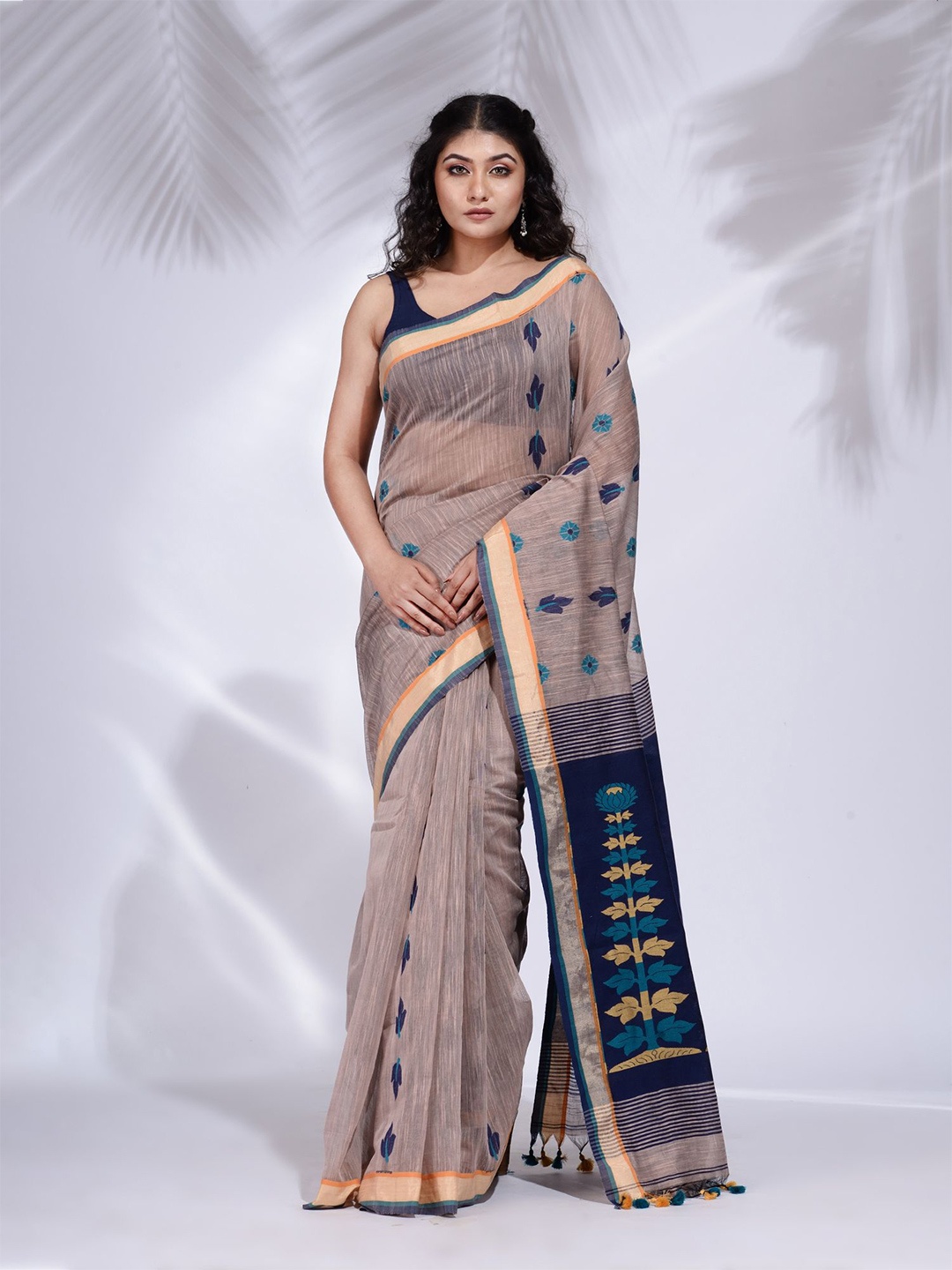 

Charukriti Beige & Blue Woven Design Pure Cotton Saree