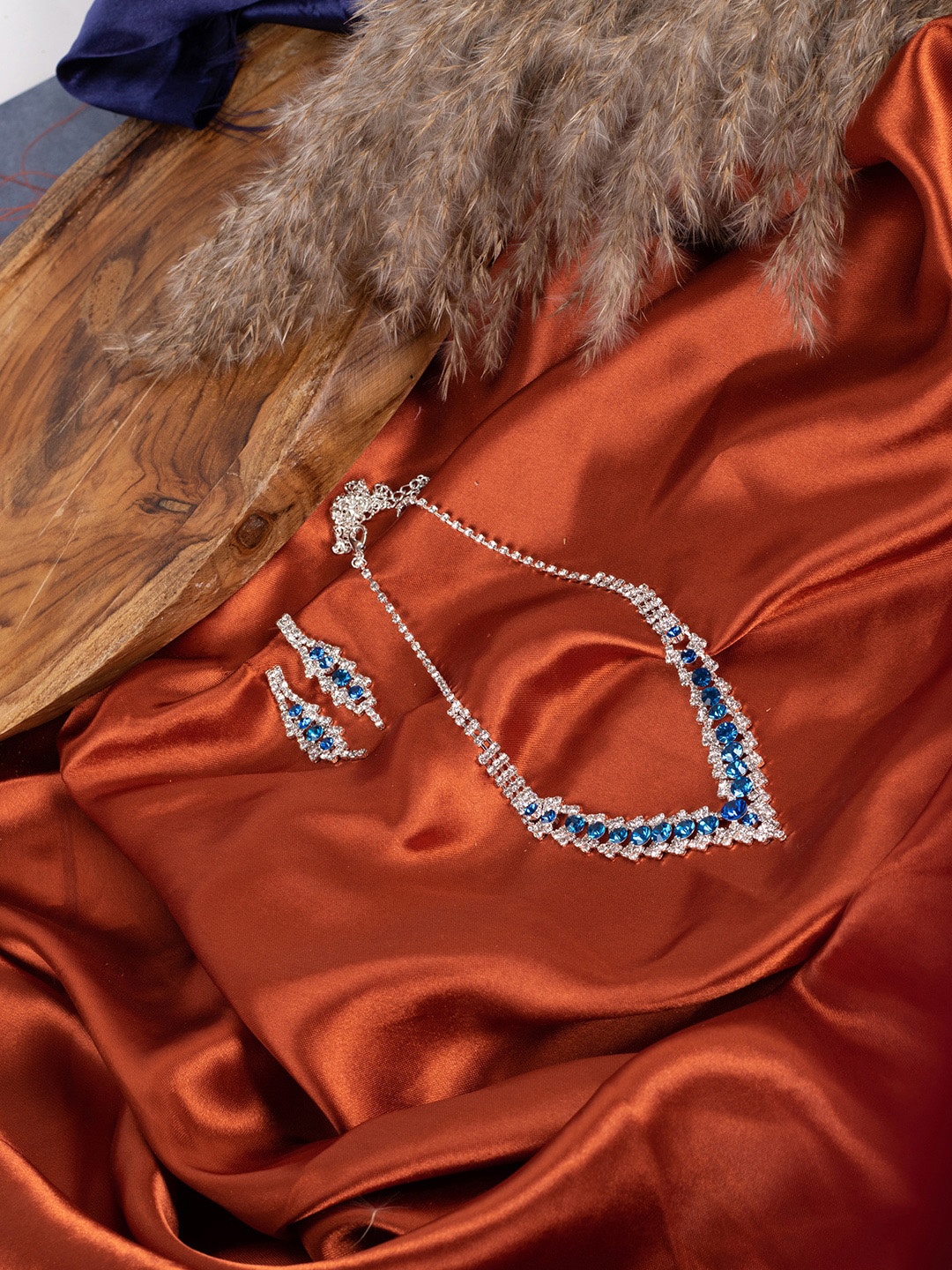 

SOHI Silver-Plated Blue Stone Studded Jewellery Set