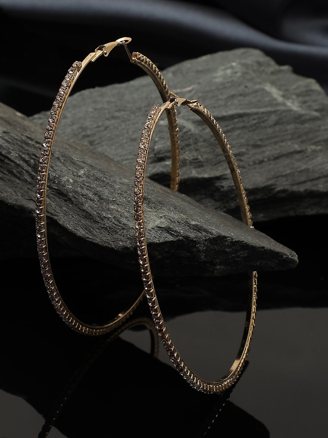 

SOHI Women Gold-Toned Contemporary Hoop Earrings