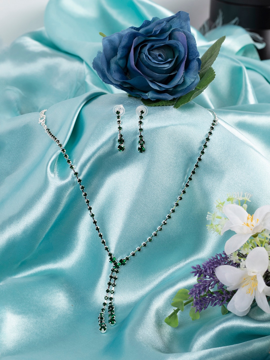 

SOHI Silver-Plated Green Stone Studded Jewellery Set