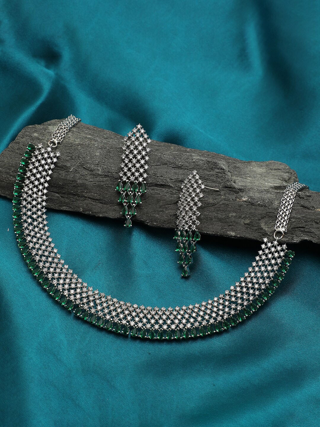 

SOHI Silver-Plated Silver-Toned Green AD Studded Jewellery Set