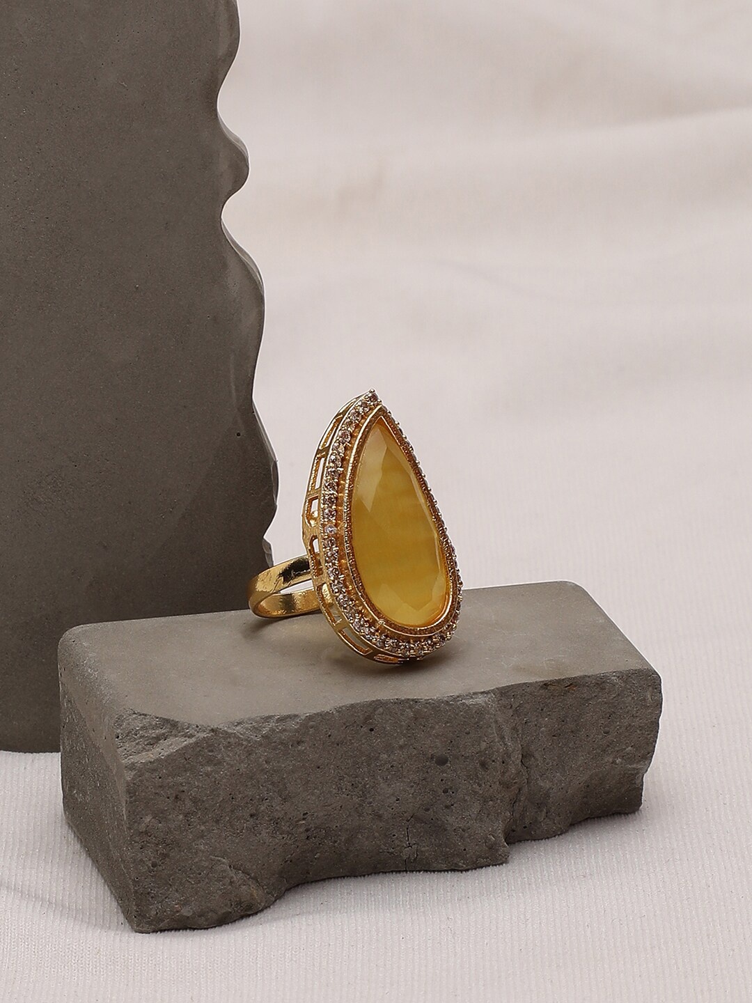 

SOHI Gold-Plated Mustard Brown Stone Studded Ring