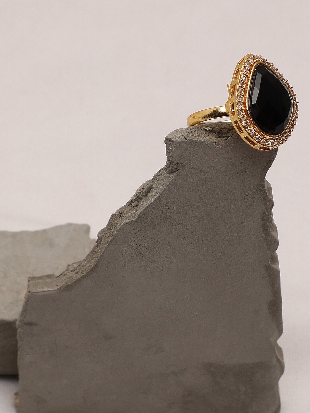 

SOHI Women Gold-Plated Black Artificial Stone Adjustable Finger Ring