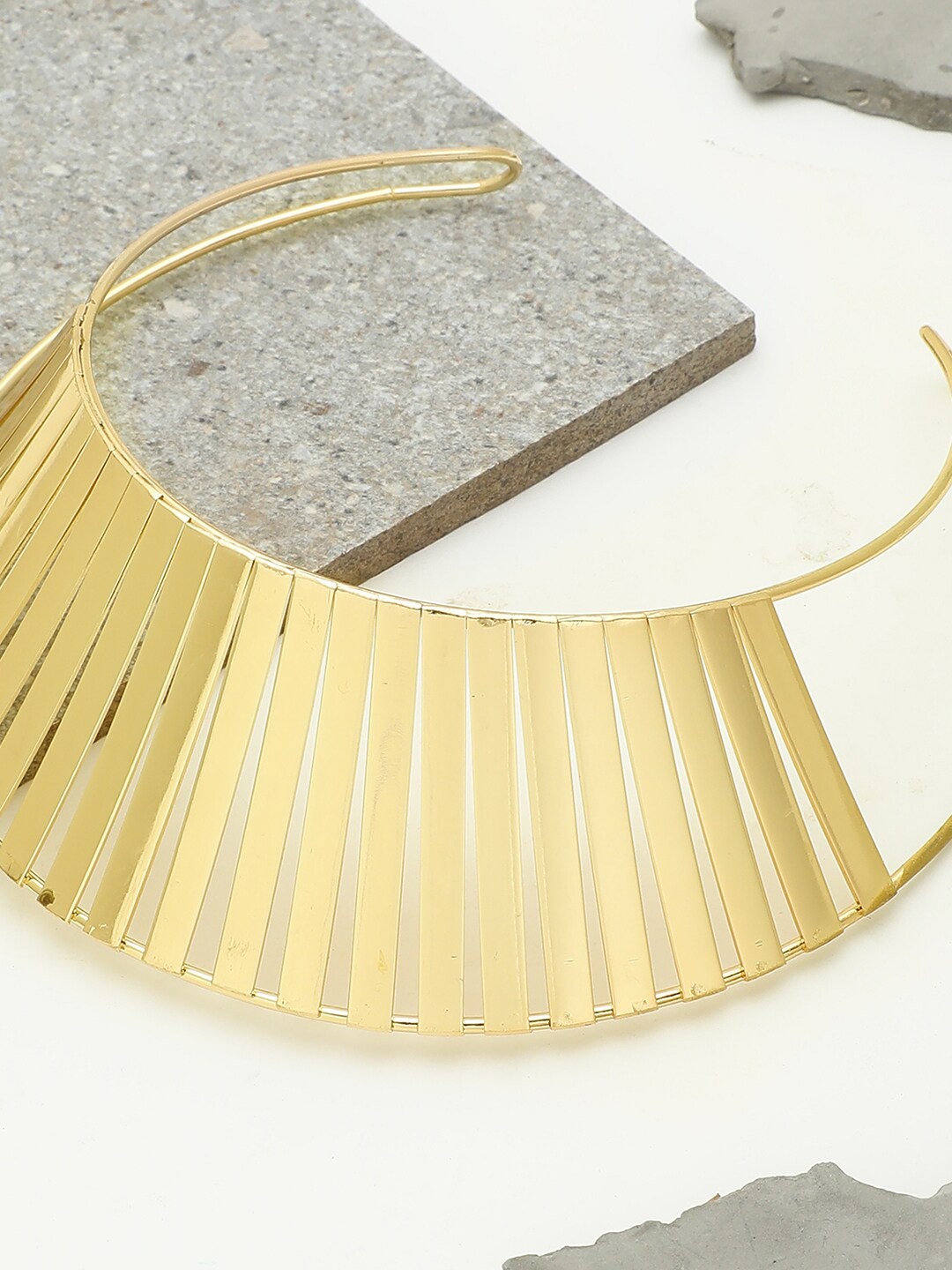 

SOHI Gold-Toned Gold-Plated Designer Necklace