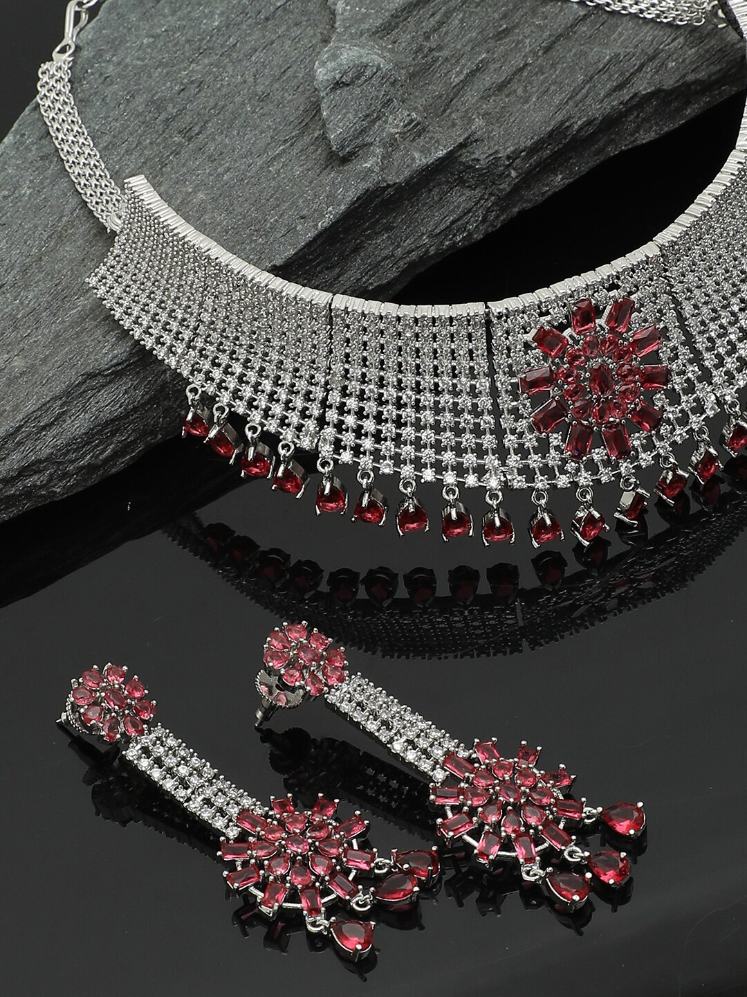 

SOHI Red Silver-Plated Studded Jewellery Set