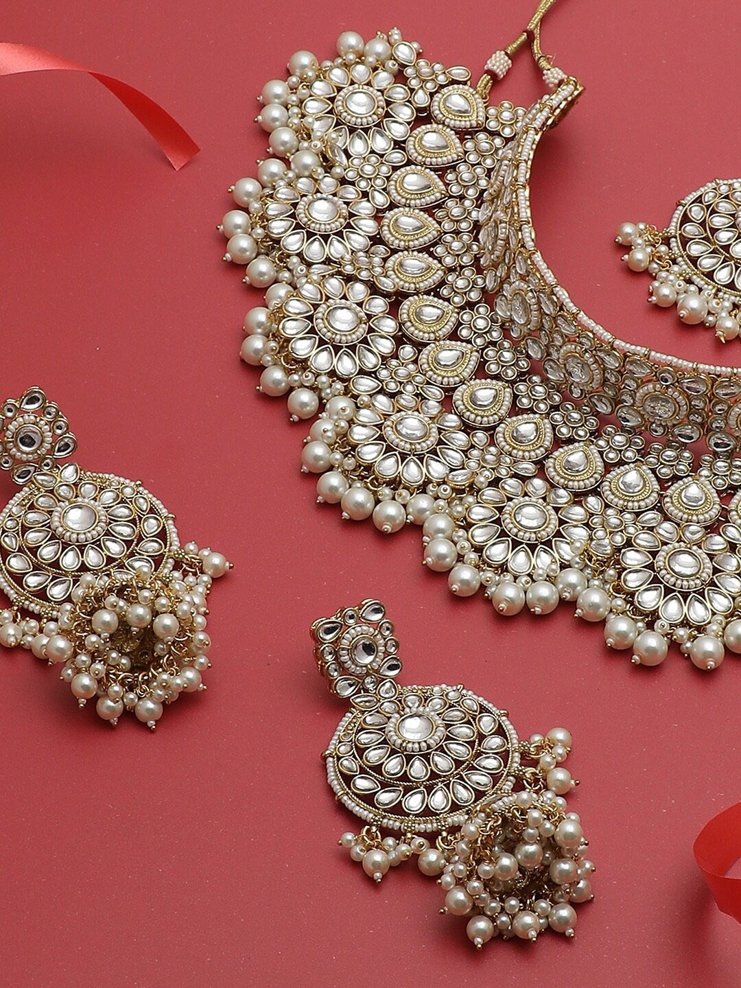 

SOHI Gold-Plated White Kundan-Studded & Beaded Jewellery Set