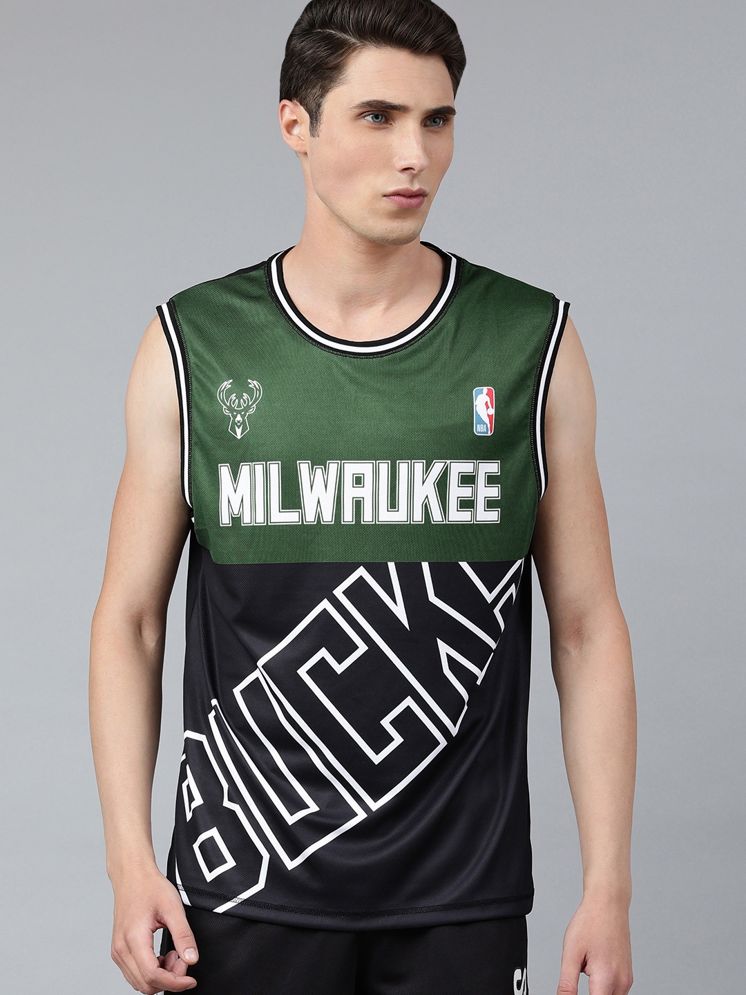 

NBA Men Black & Green Milwaukee Bucks Typography Printed T-shirt