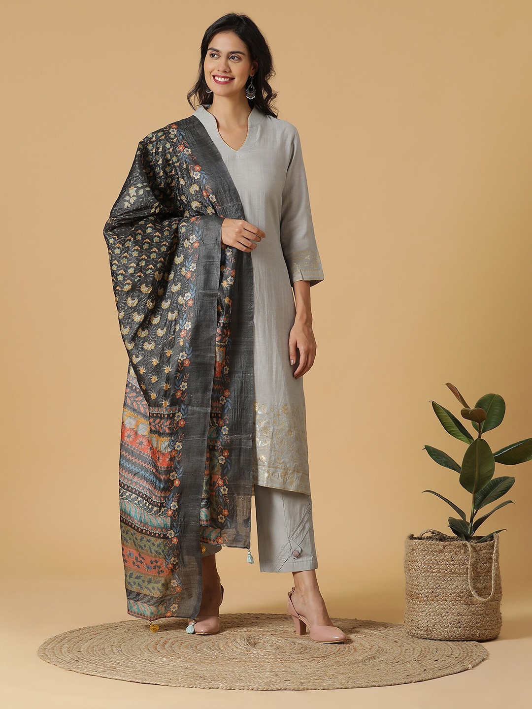 

SHINGORA Black & Grey Ethnic Motifs Printed Pure Silk Dupatta