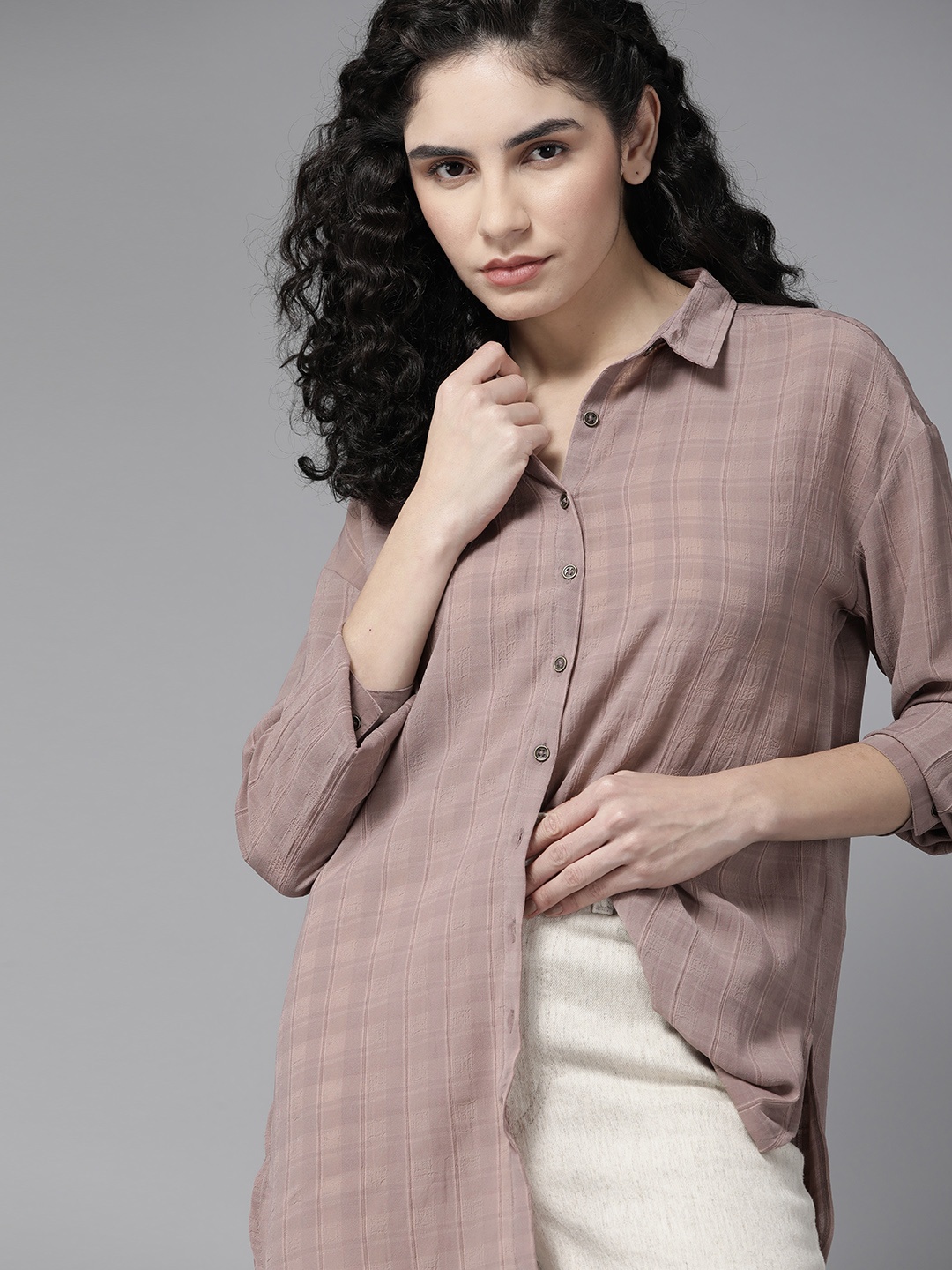 

The Roadster Lifestyle Co. x Discovery Women Mauve Self Design Longline Casual Shirt