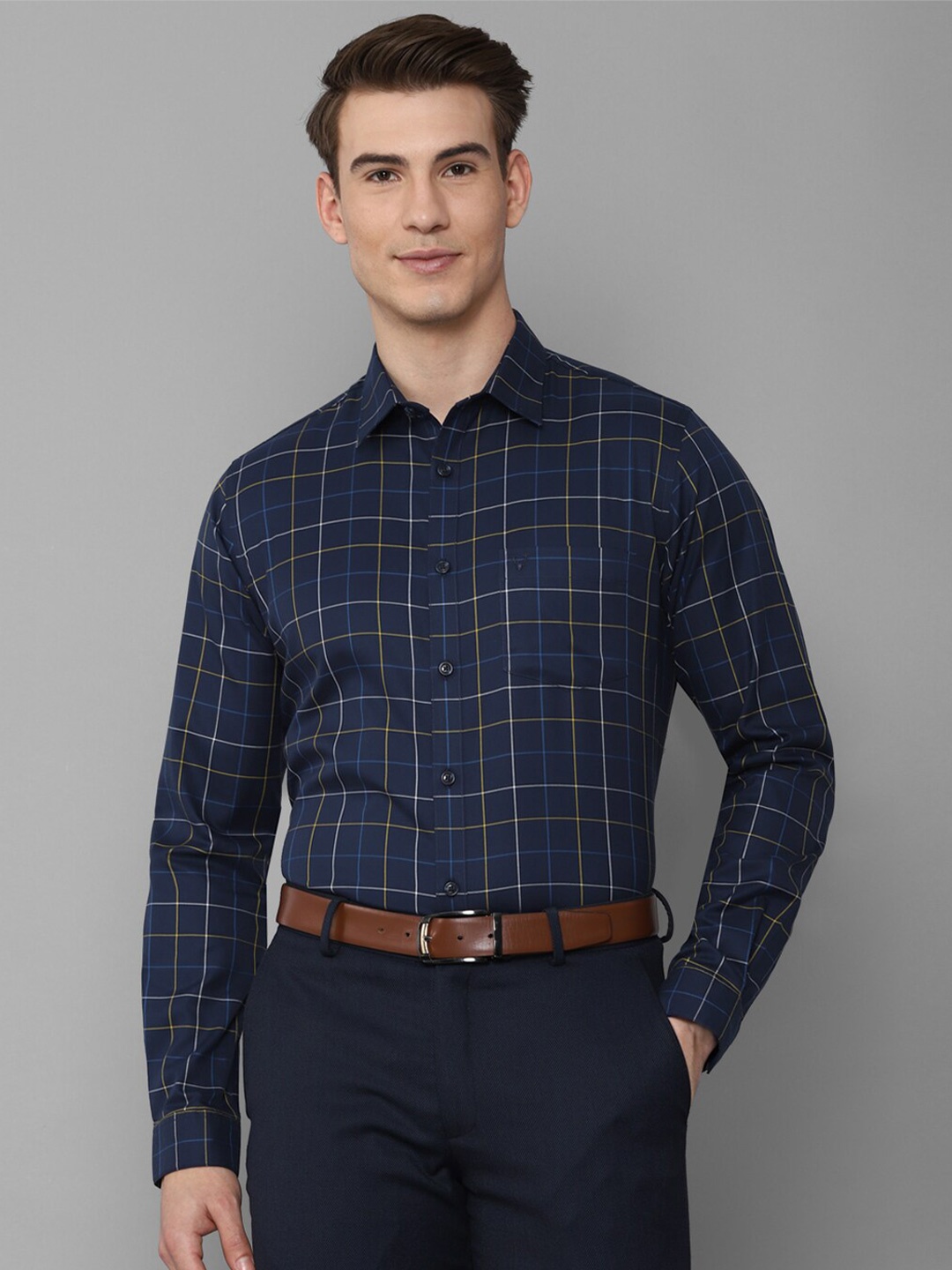 

Allen Solly Men Navy Blue Slim Fit Checked Formal Shirt