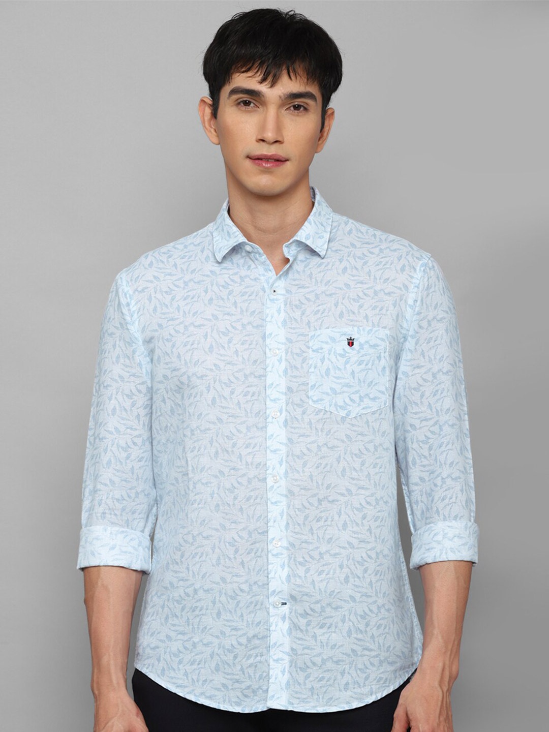 

Louis Philippe Sport Men Blue Slim Fit Floral Printed Casual Shirt