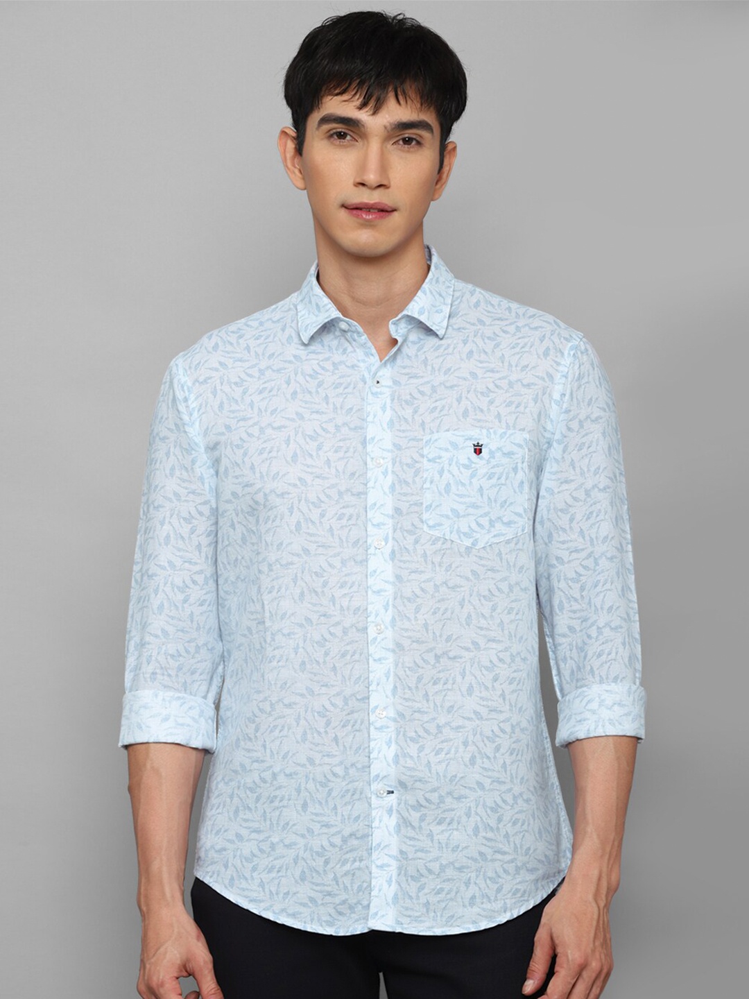 

Louis Philippe Sport Men Blue Slim Fit Floral Printed Casual Shirt