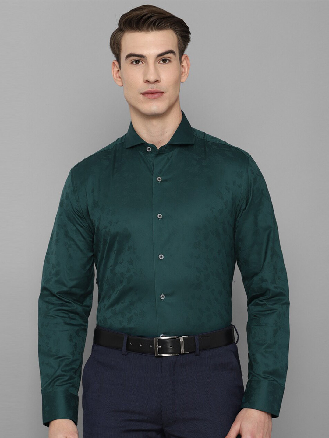 

Luxure by Louis Philippe Men Green Slim Fit Floral Formal Shirt