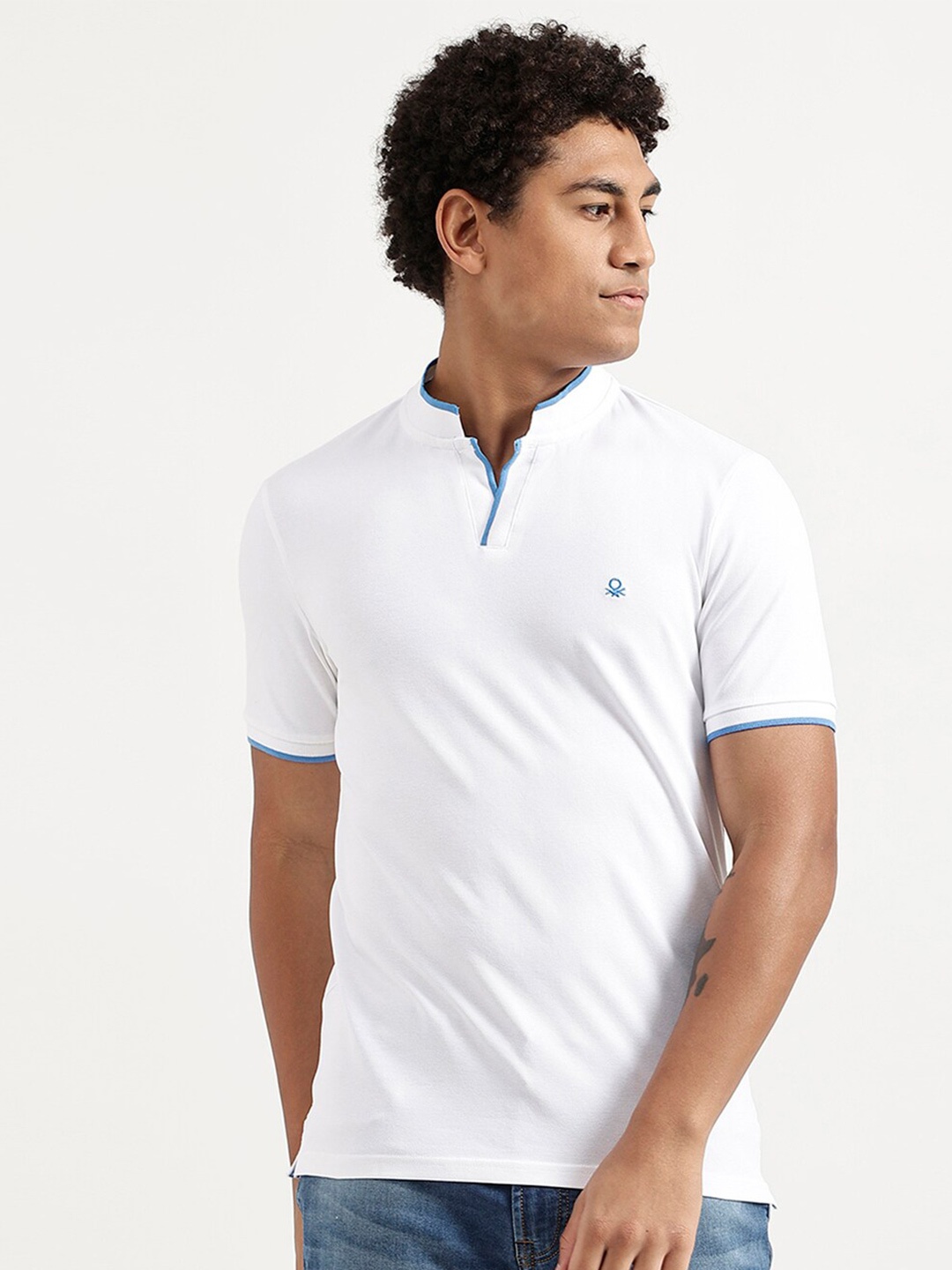 

United Colors of Benetton Men White Mandarin Collar T-shirt