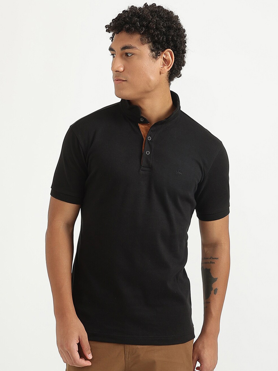 

United Colors of Benetton Men Black Mandarin Collar T-shirt