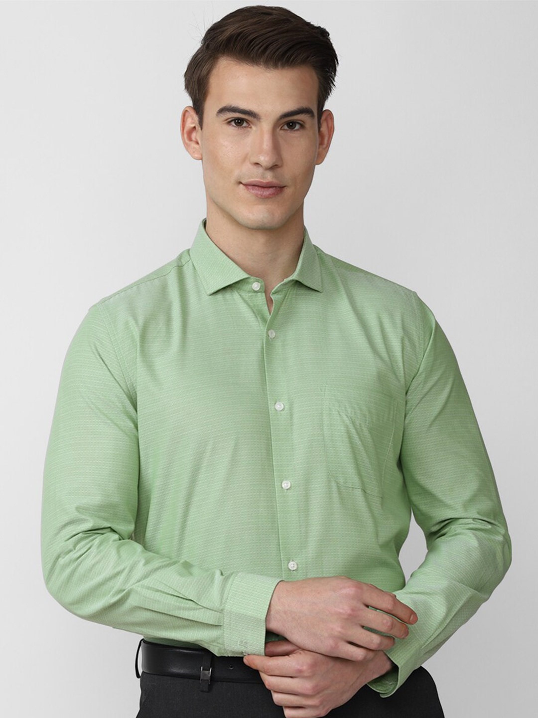

Peter England Men Green Solid Slim Fit Formal Shirt