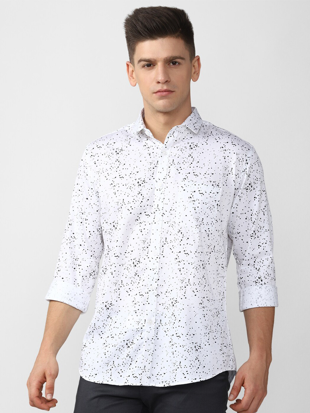 

V Dot Men White Slim Fit Printed Casual Shirt