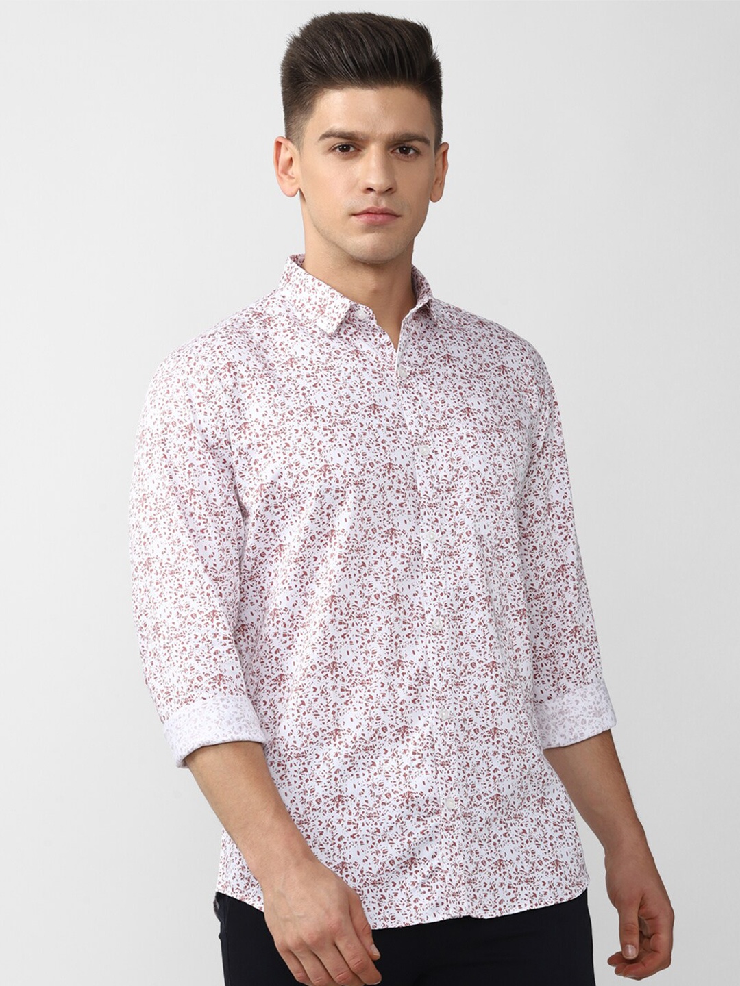 

V Dot Men White Slim Fit Floral Printed Pure Cotton Casual Shirt