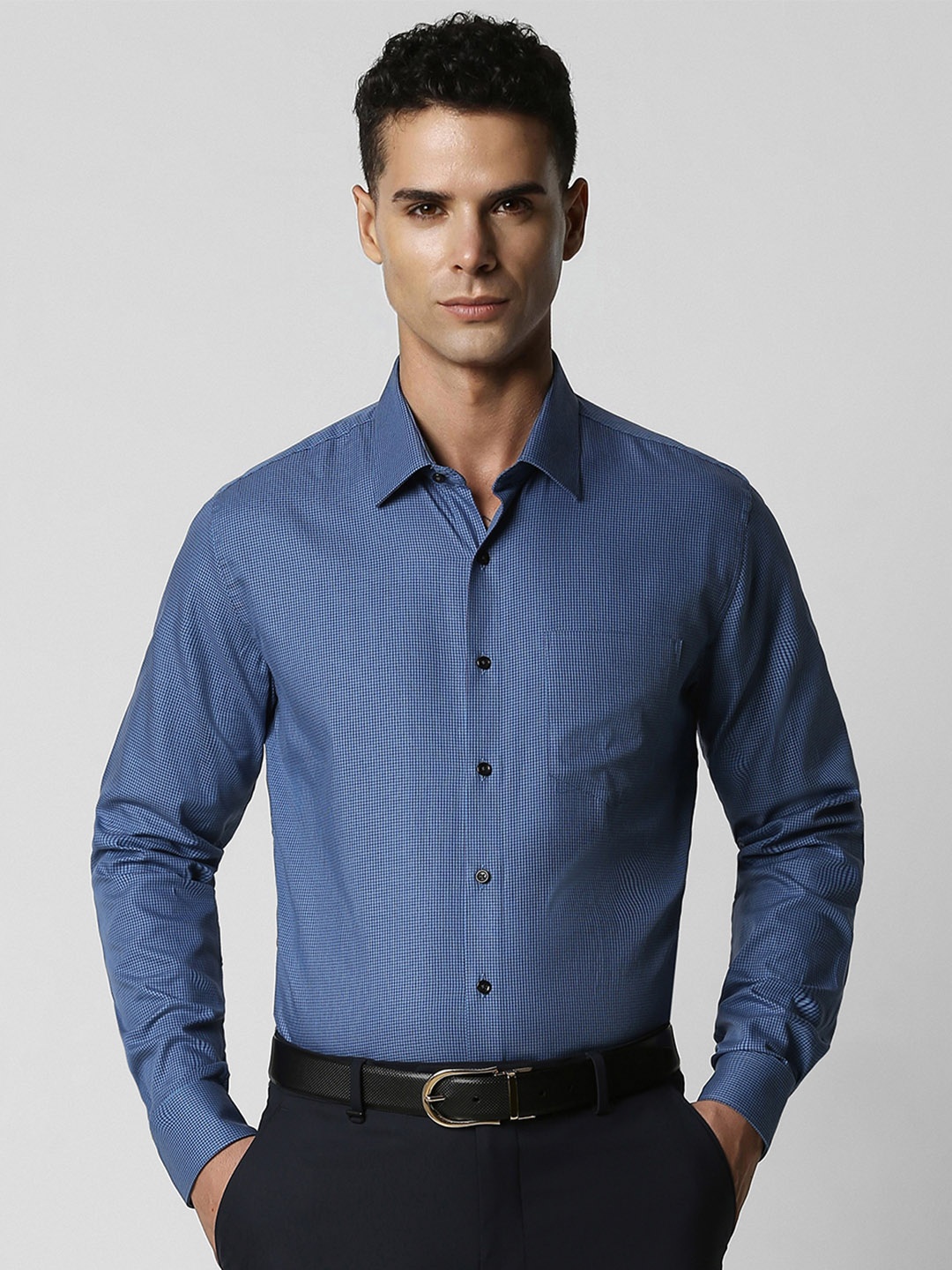 

Van Heusen Men Blue Slim Fit Formal Shirt
