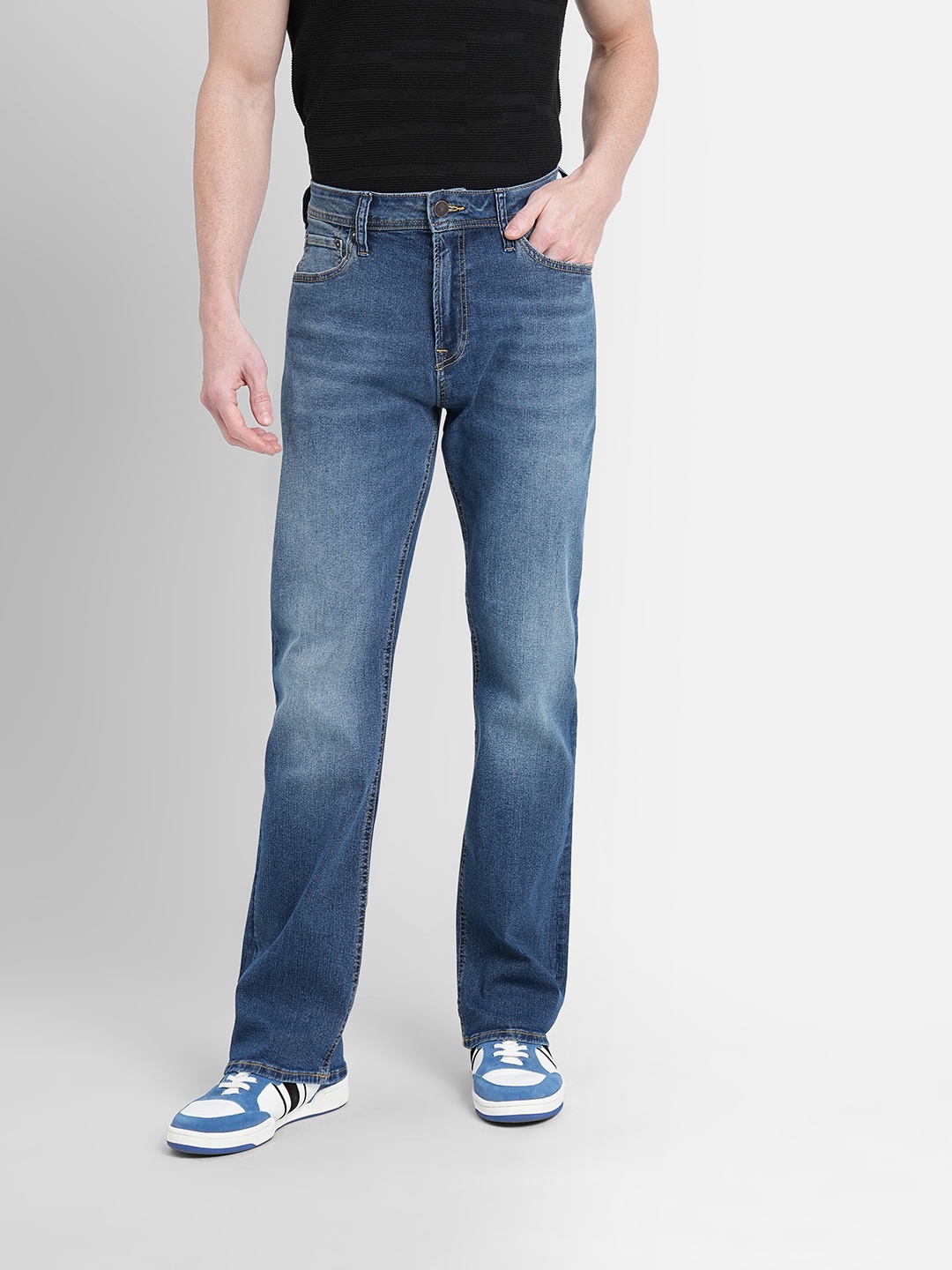 

Jack & Jones Men Bootcut Light Fade High-Rise Stretchable Jeans, Blue