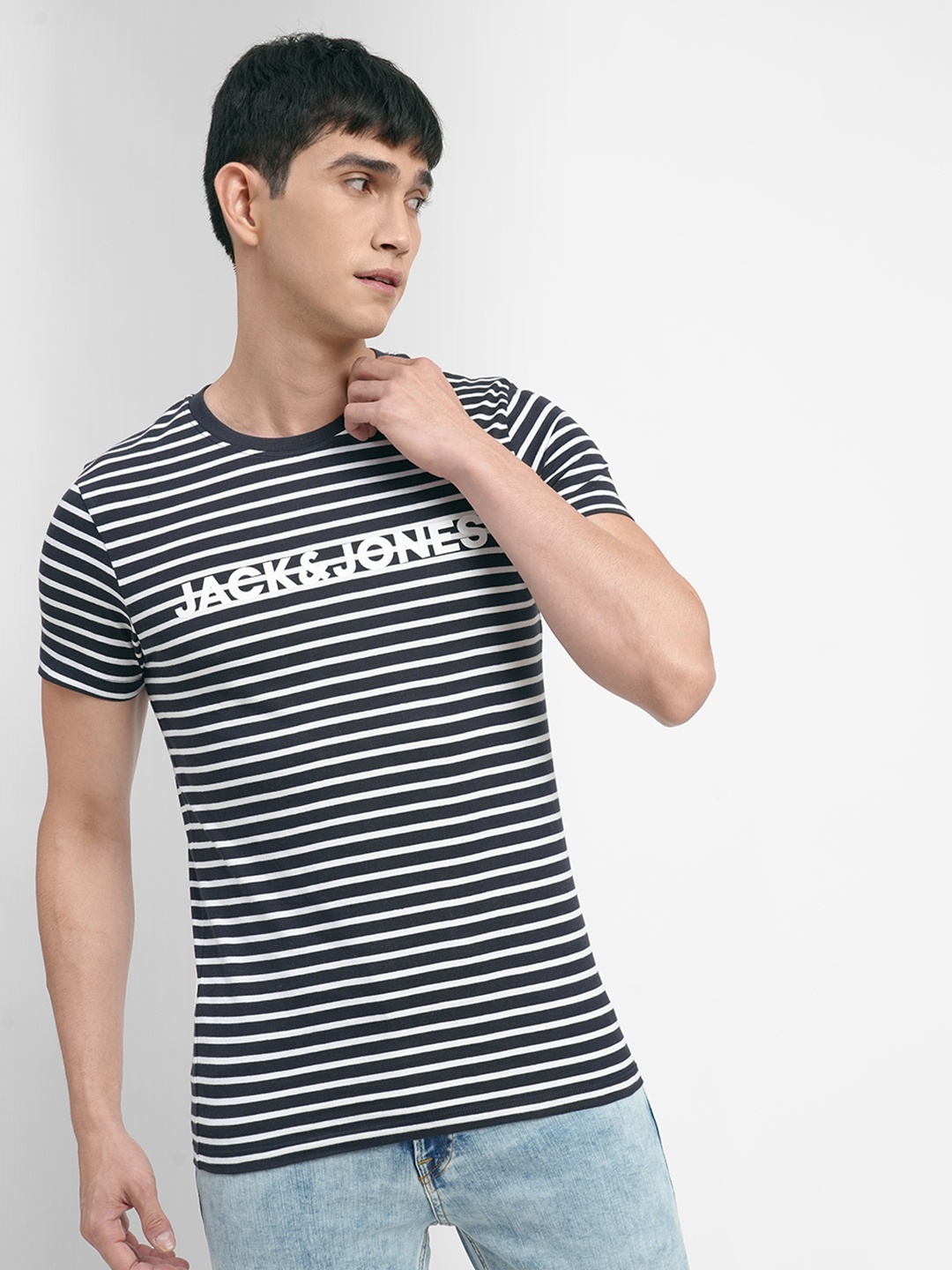 

Jack & Jones Men Navy Blue & White Striped Pure Cotton Slim Fit T-shirt