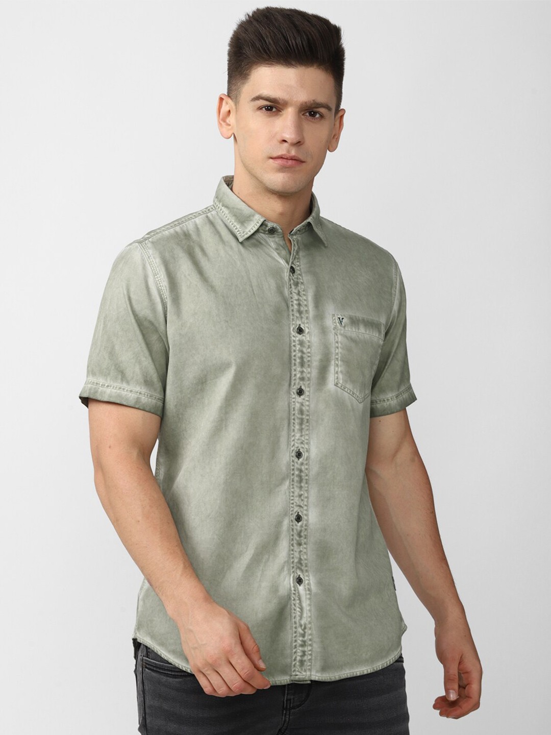 

VAN HEUSEN DENIM LABS Men Green Slim Fit Casual Shirt