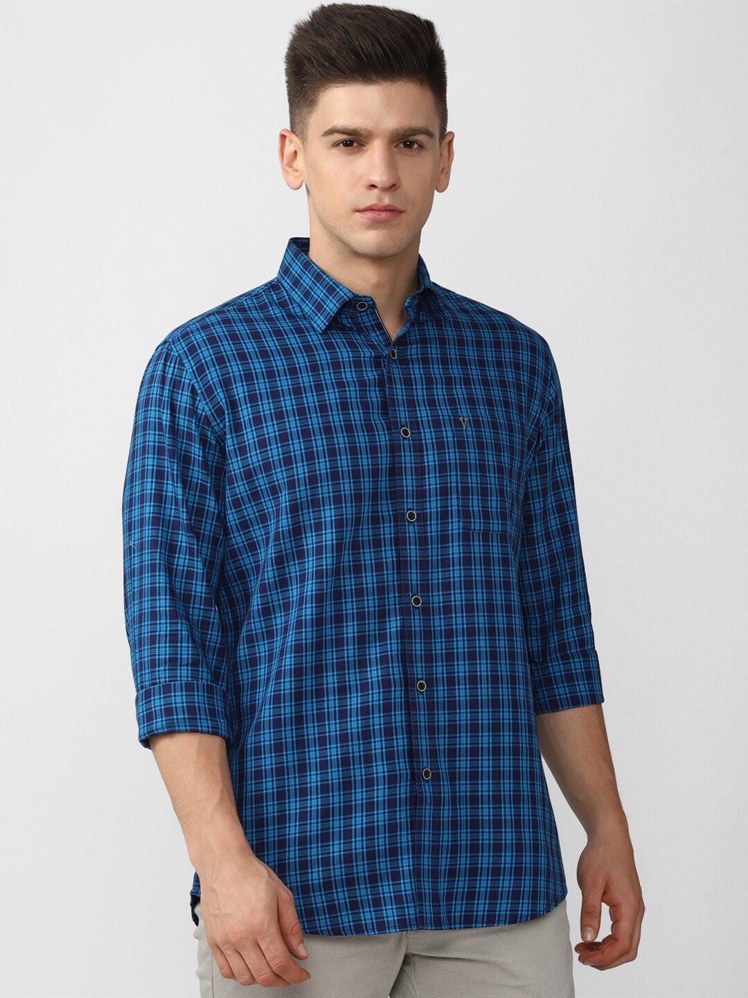 

Van Heusen Sport Men Blue Slim Fit Checked Casual Shirt