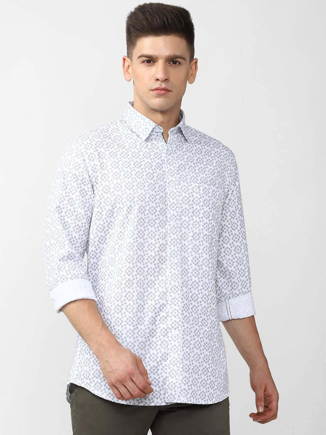 

Van Heusen Sport Men White Slim Fit Printed Pure Cotton Casual Shirt