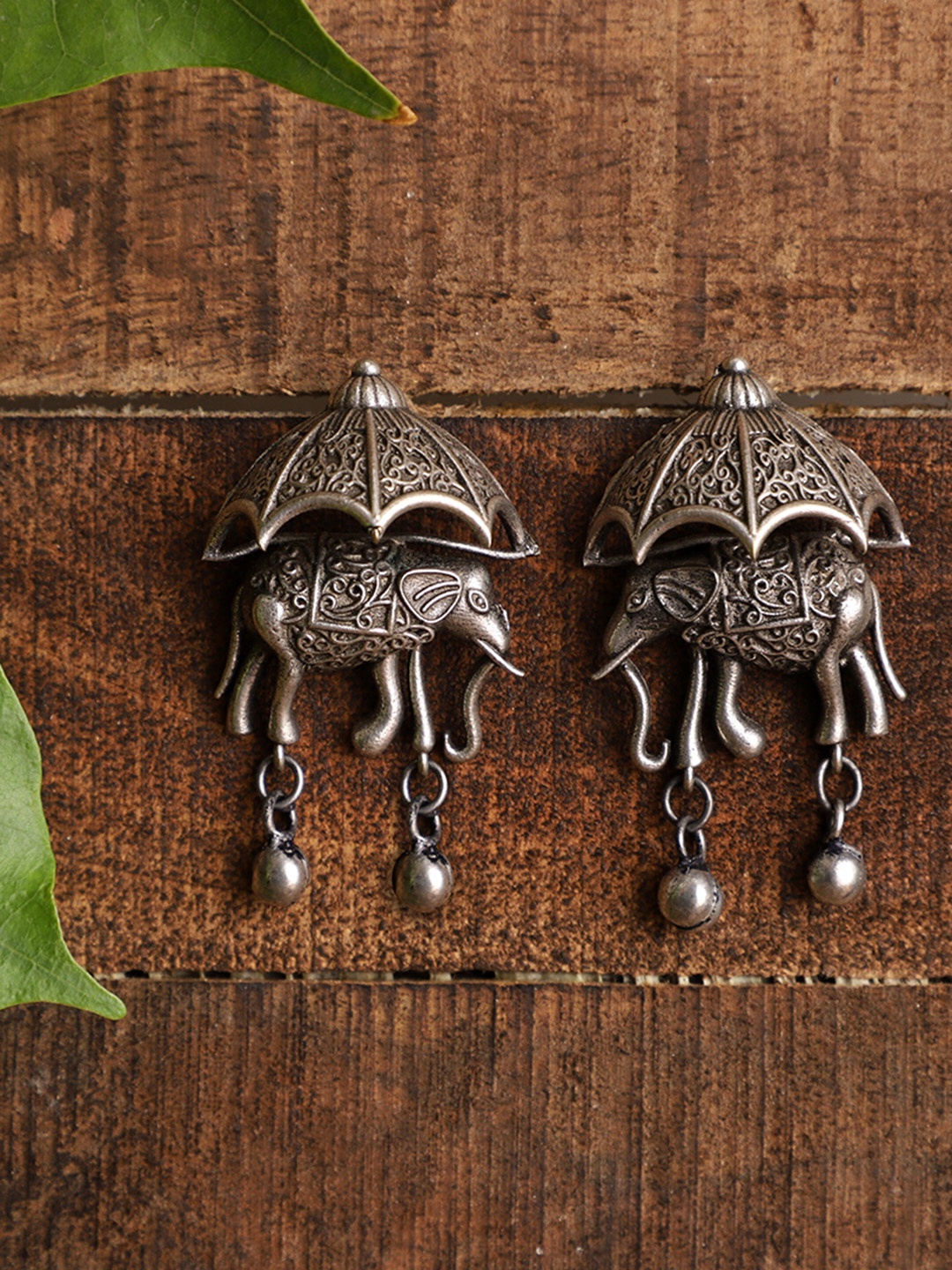 

VENI Silver-Toned Animal Shaped Drop Earrings