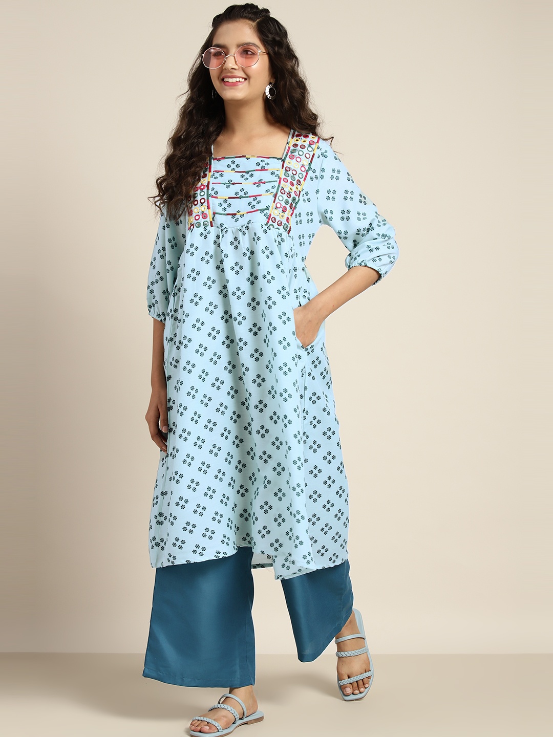 

Sangria Girls Ethnic Motifs Print Mirror Work Empire Kurta with Palazzos, Blue