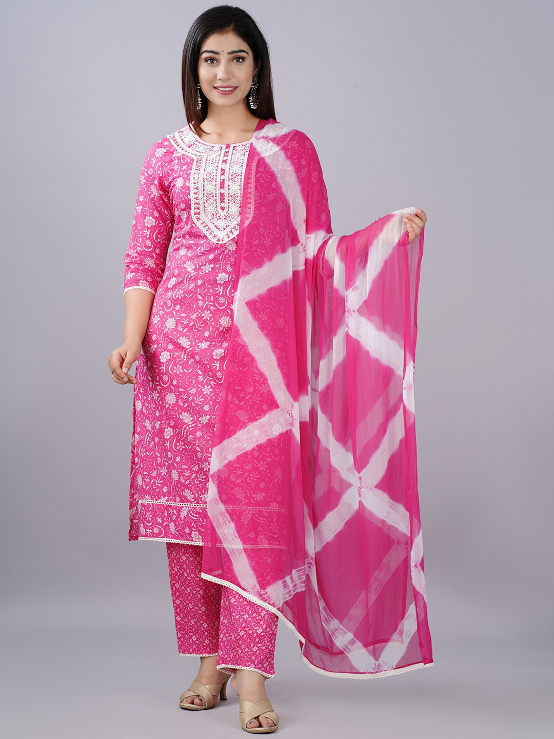 

NITVAN Women Pink Floral Printed Cotton Kurta with Trousers & With Dupatta