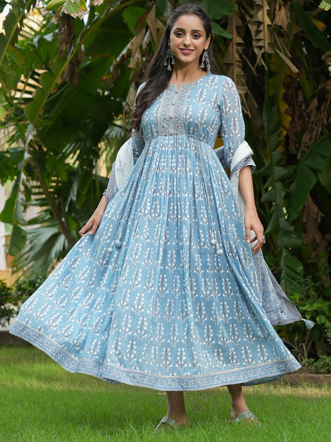 

PIROH Grey Floral Ethnic Maxi Dress