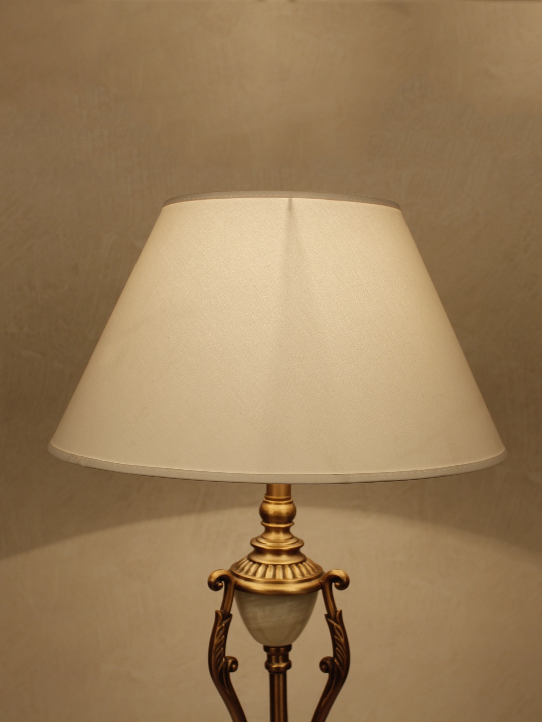 

THE LIGHT STORE White Solid Cotemporary Table Top Lamp Shade