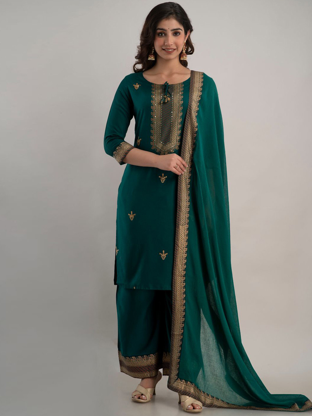 

FABISTA Women Green Embroidered Kurti with Palazzo & Dupatta