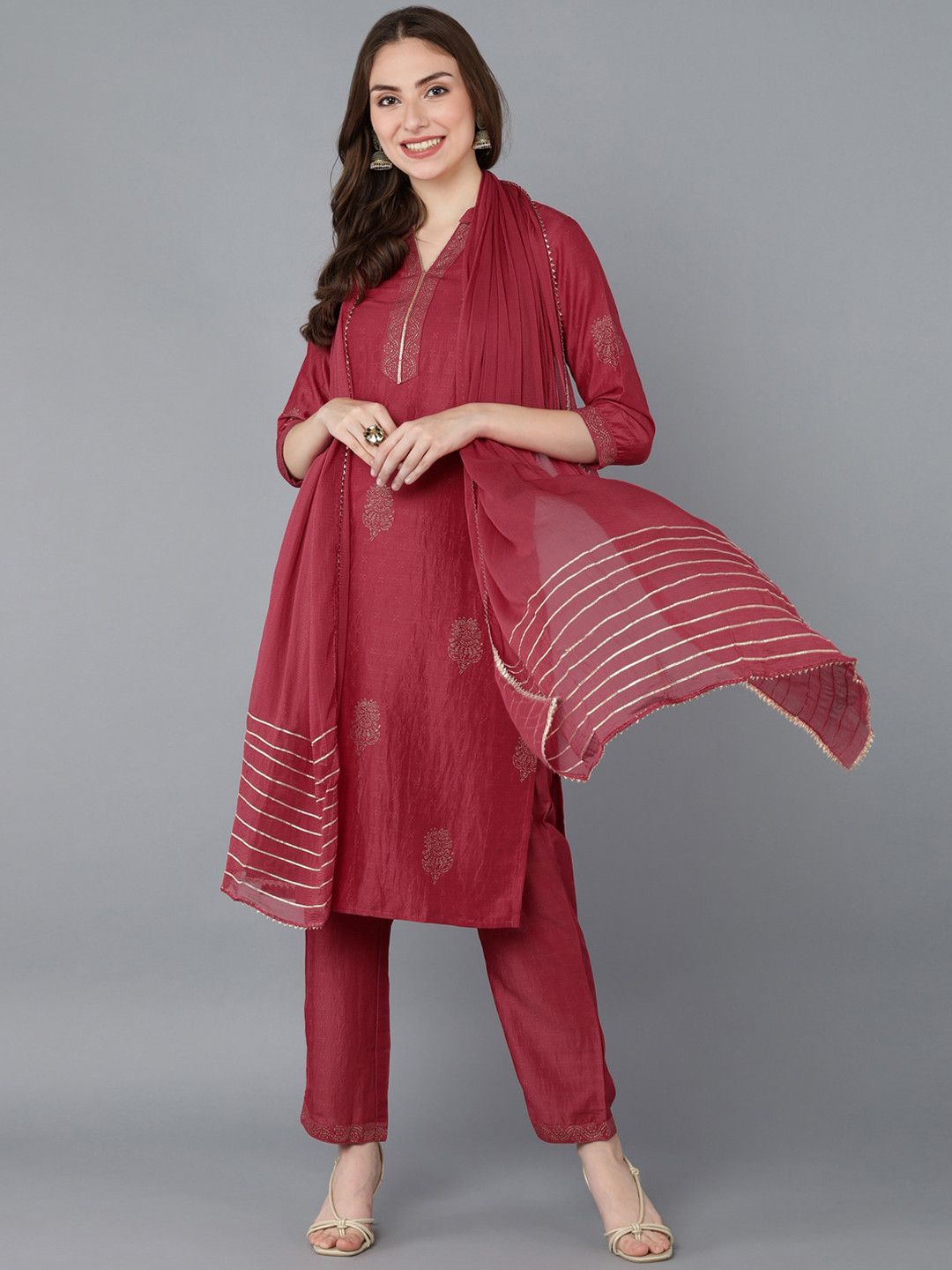

AHIKA Women Red Floral Printed Gotta Patti Kurta with Trousers & With Dupatta