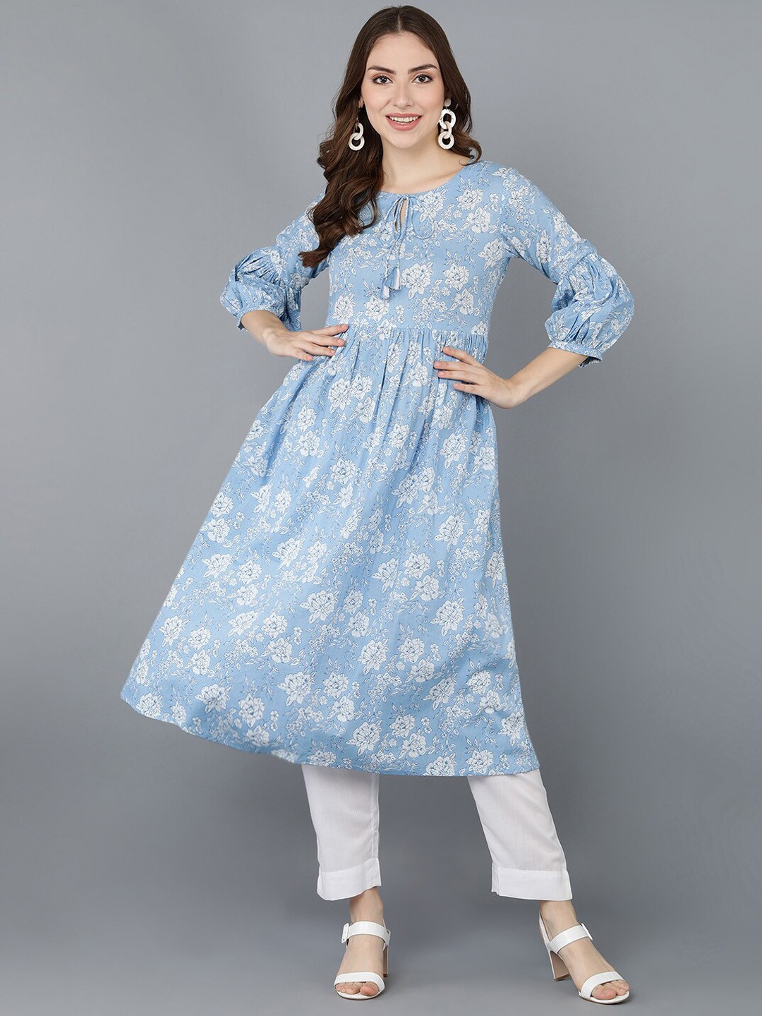 

AHIKA Women Blue Floral Printed Keyhole Neck Anarkali Kurta