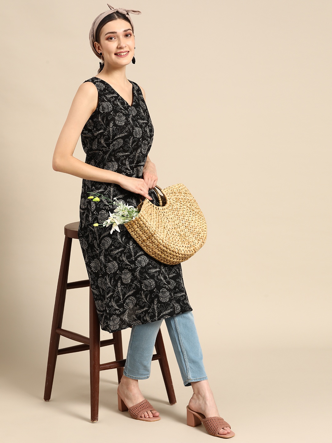 

Sangria Women Black Pure Cotton Ethnic Motifs Printed Sleeveless A-Line Kurta