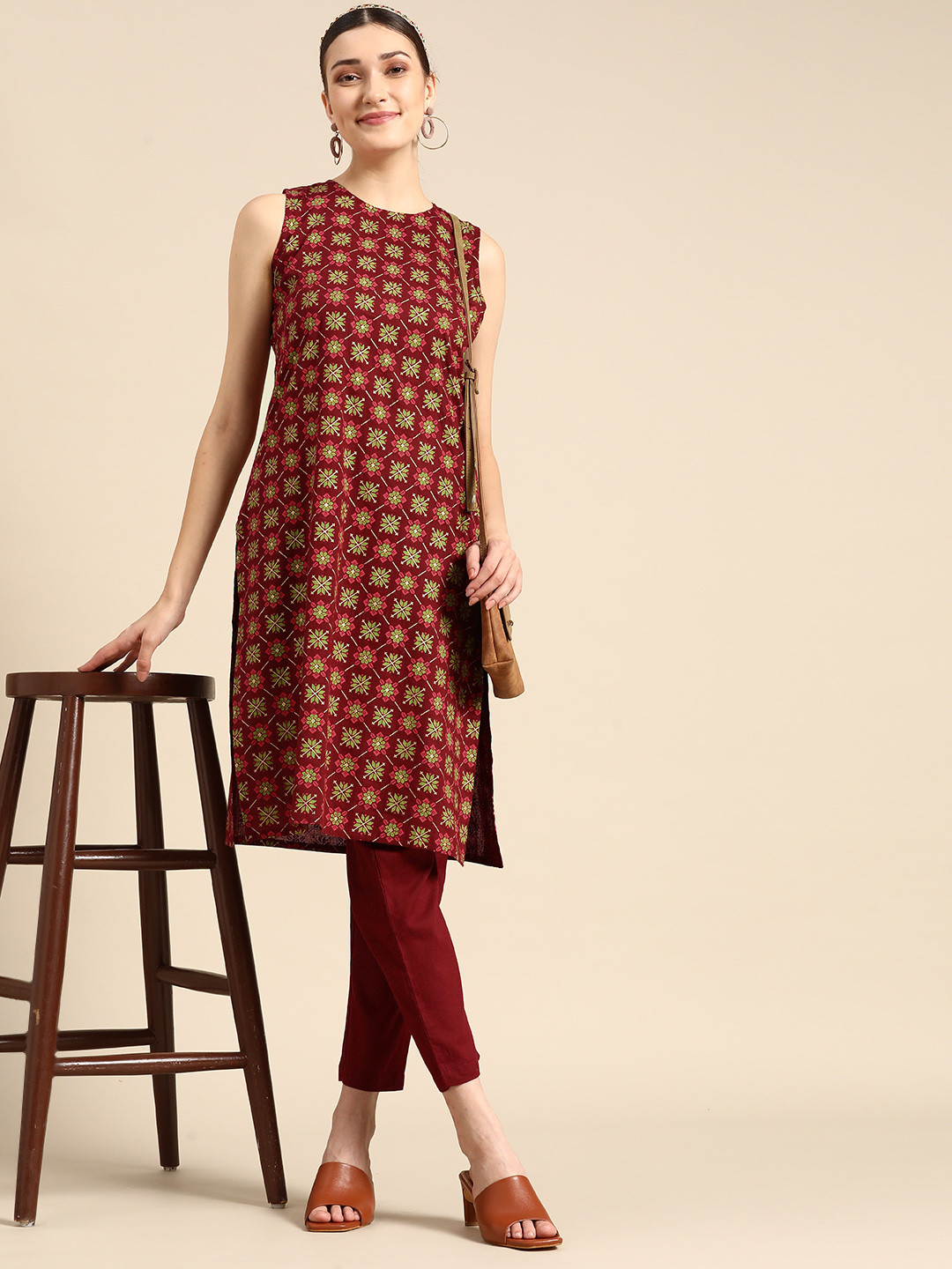 

Sangria Women Maroon & Green Ethnic Motifs Printed Pure Cotton Kurta with Trousers
