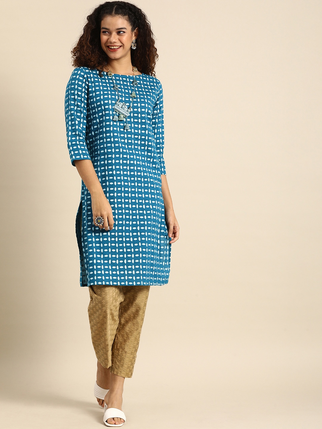 

Sangria Women Blue & White Geometric Printed Pure Cotton Kurta