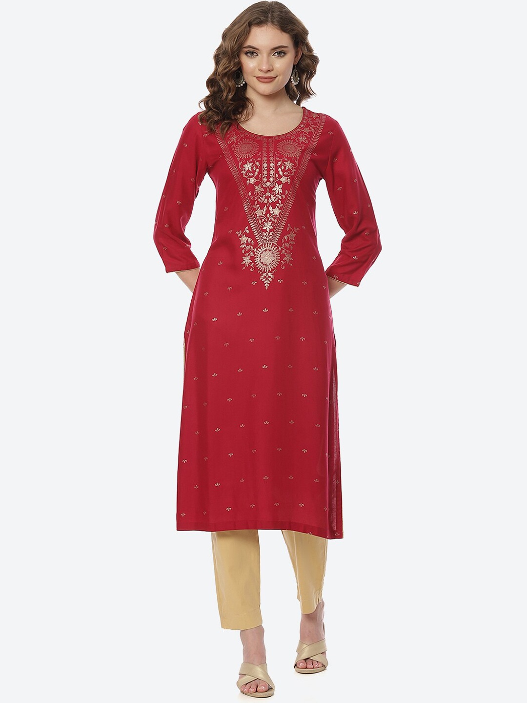 

Rangriti Women Red Floral Printed Kurta