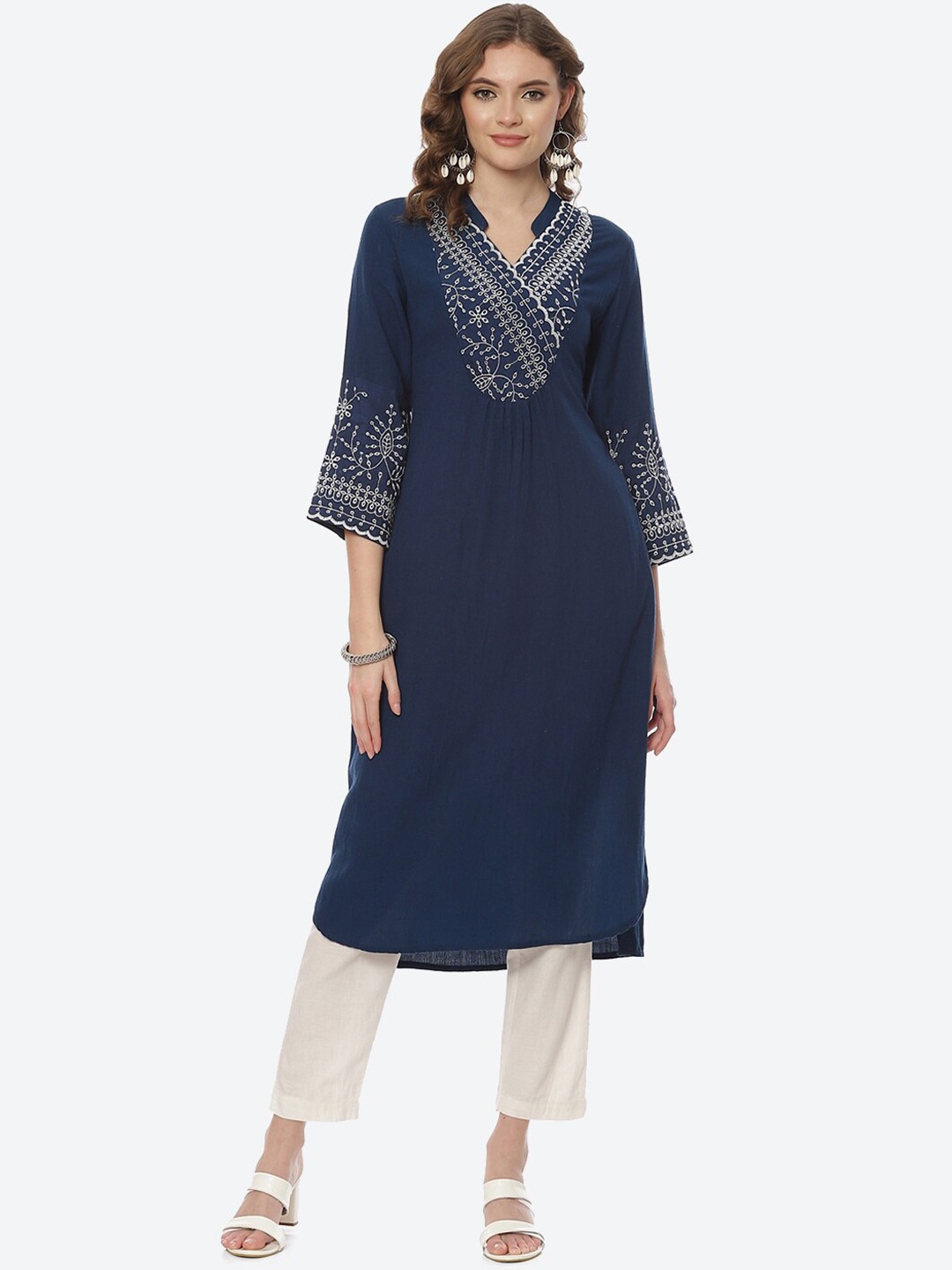 

Rangriti Women Navy Blue & Off White Floral Yoke Design Flared Sleeves Thread Work Kurta