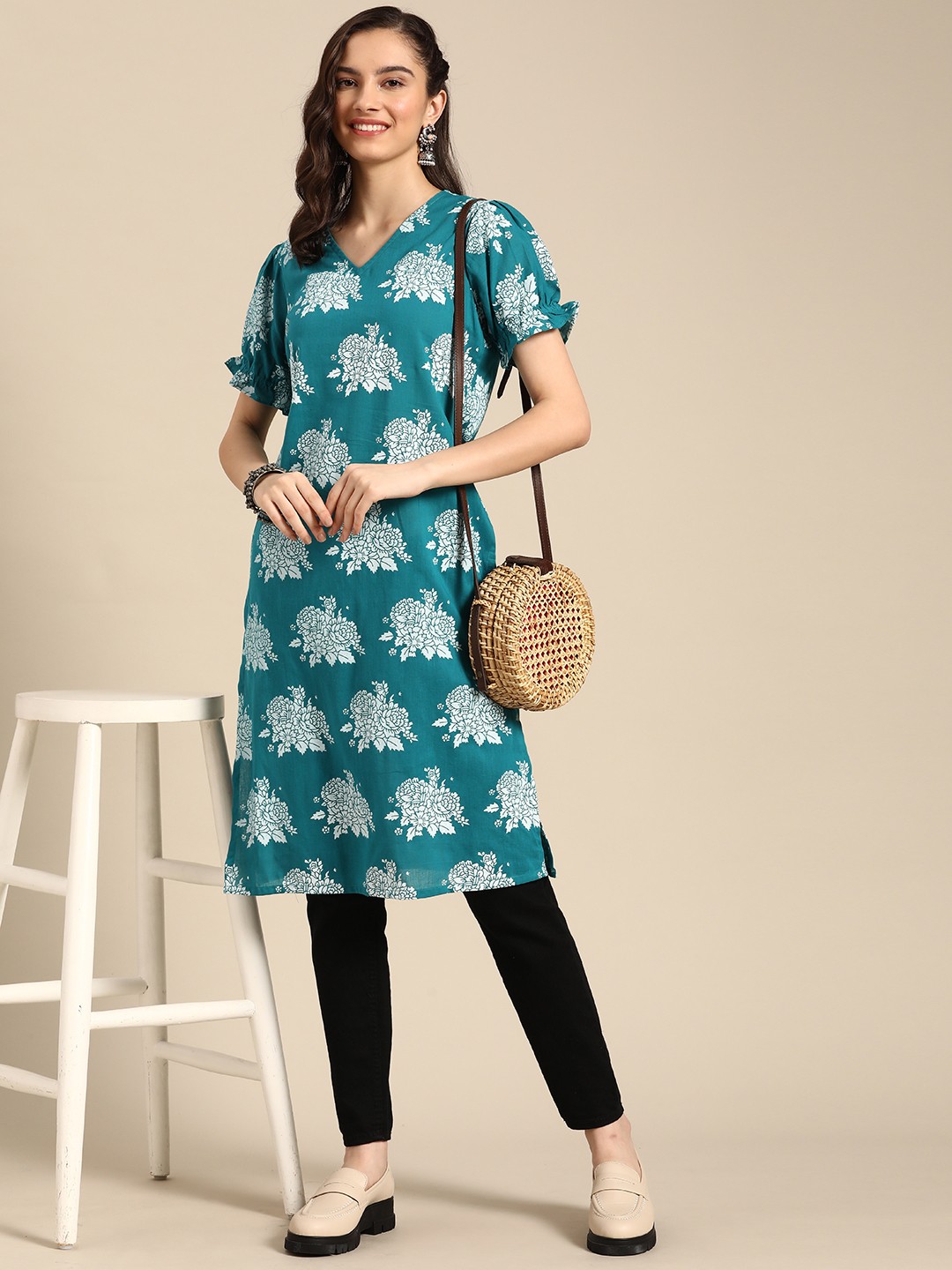 

Sangria Women Blue & White Pure Cotton Ethnic Motifs Printed Kurta