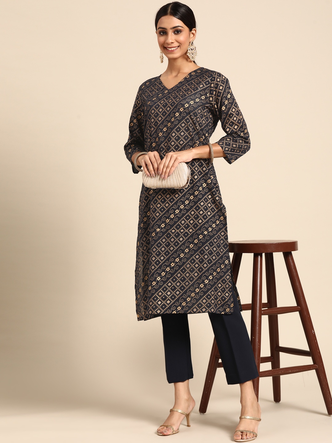 

Sangria Women Black & Gold-Toned Pure Cotton Ethnic Motifs Printed Kurta