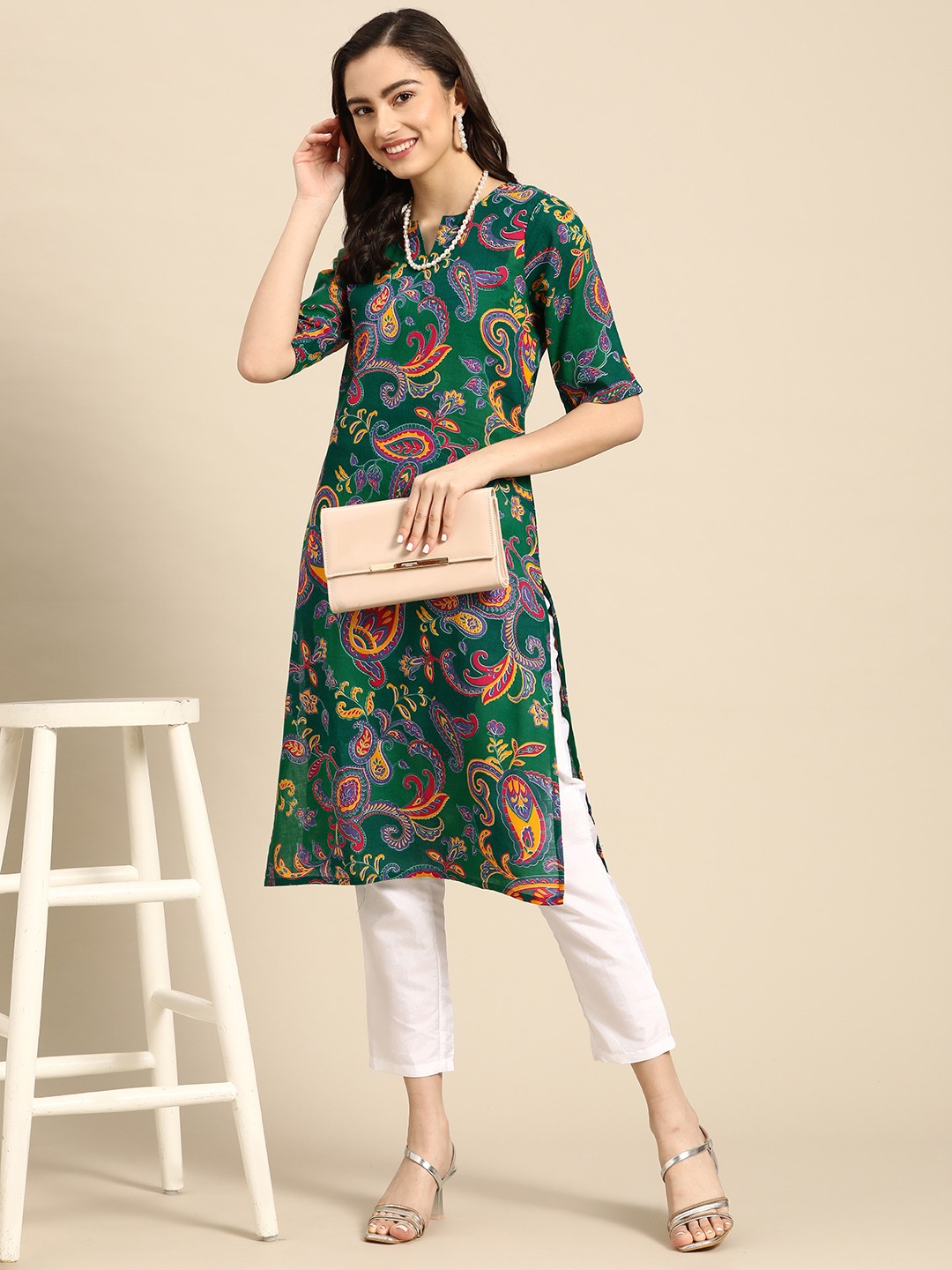 

Sangria Green & Yellow Ethnic Motifs Printed Straight Kurta