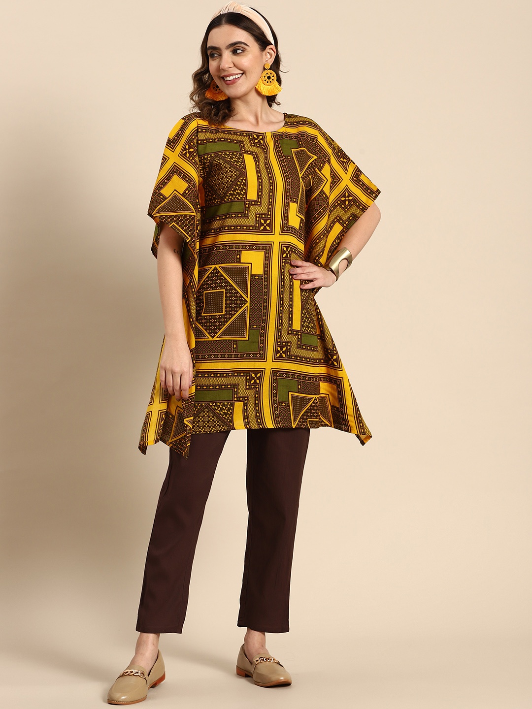 

Sangria Women Geometric Printed Pure Cotton Kurta with Trousers, Mustard