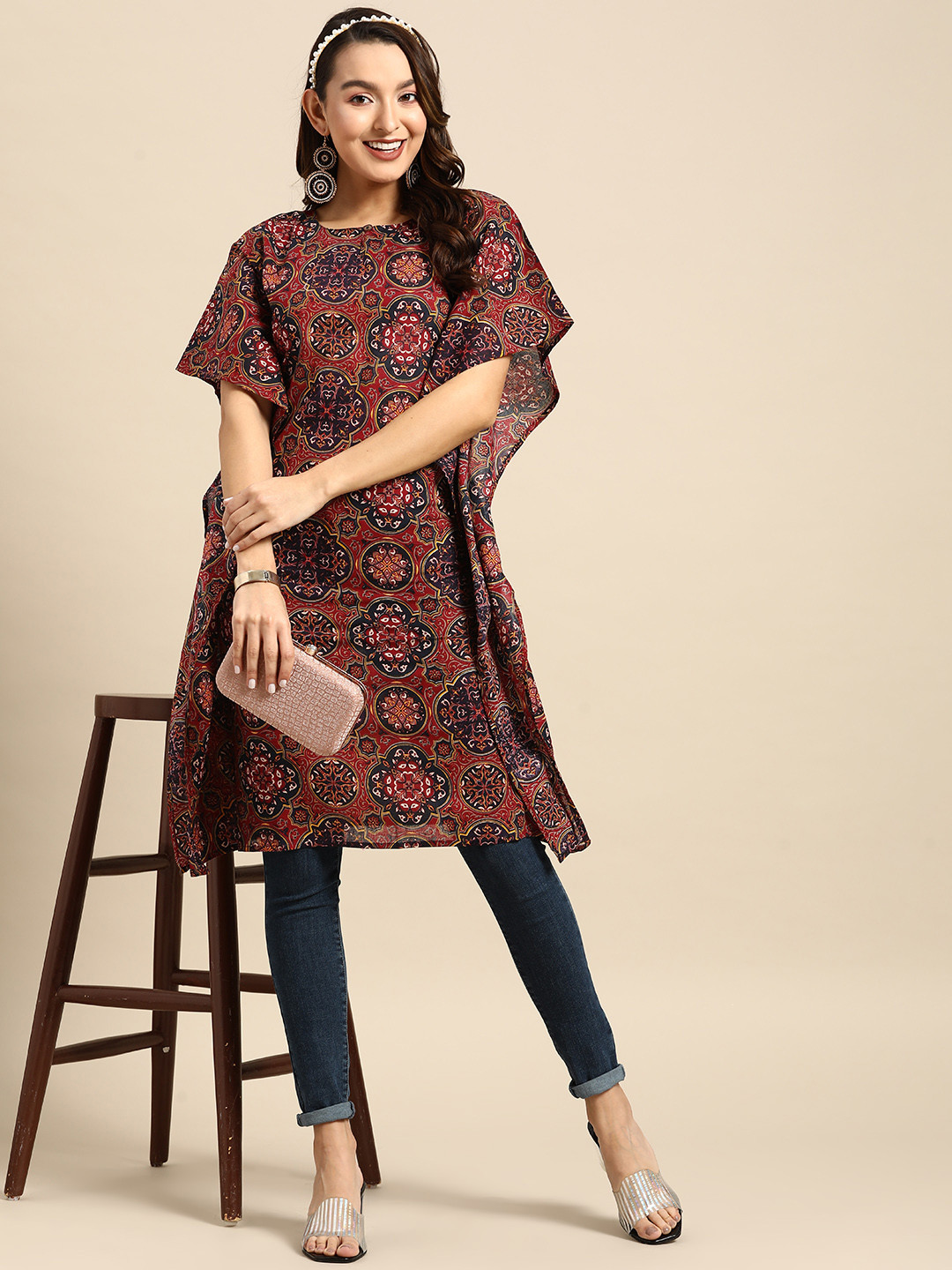 

Sangria Ethnic Motifs Printed Kaftan Kurta, Navy blue