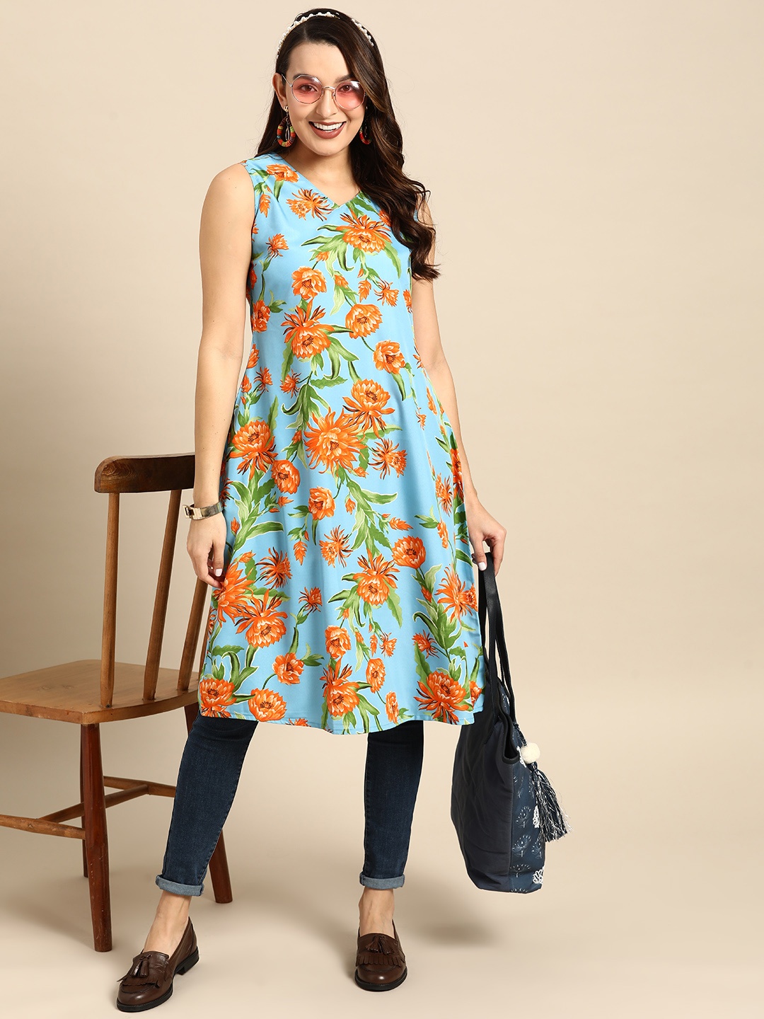 

Sangria Floral Printed A-line Sleeveless Kurta, Blue