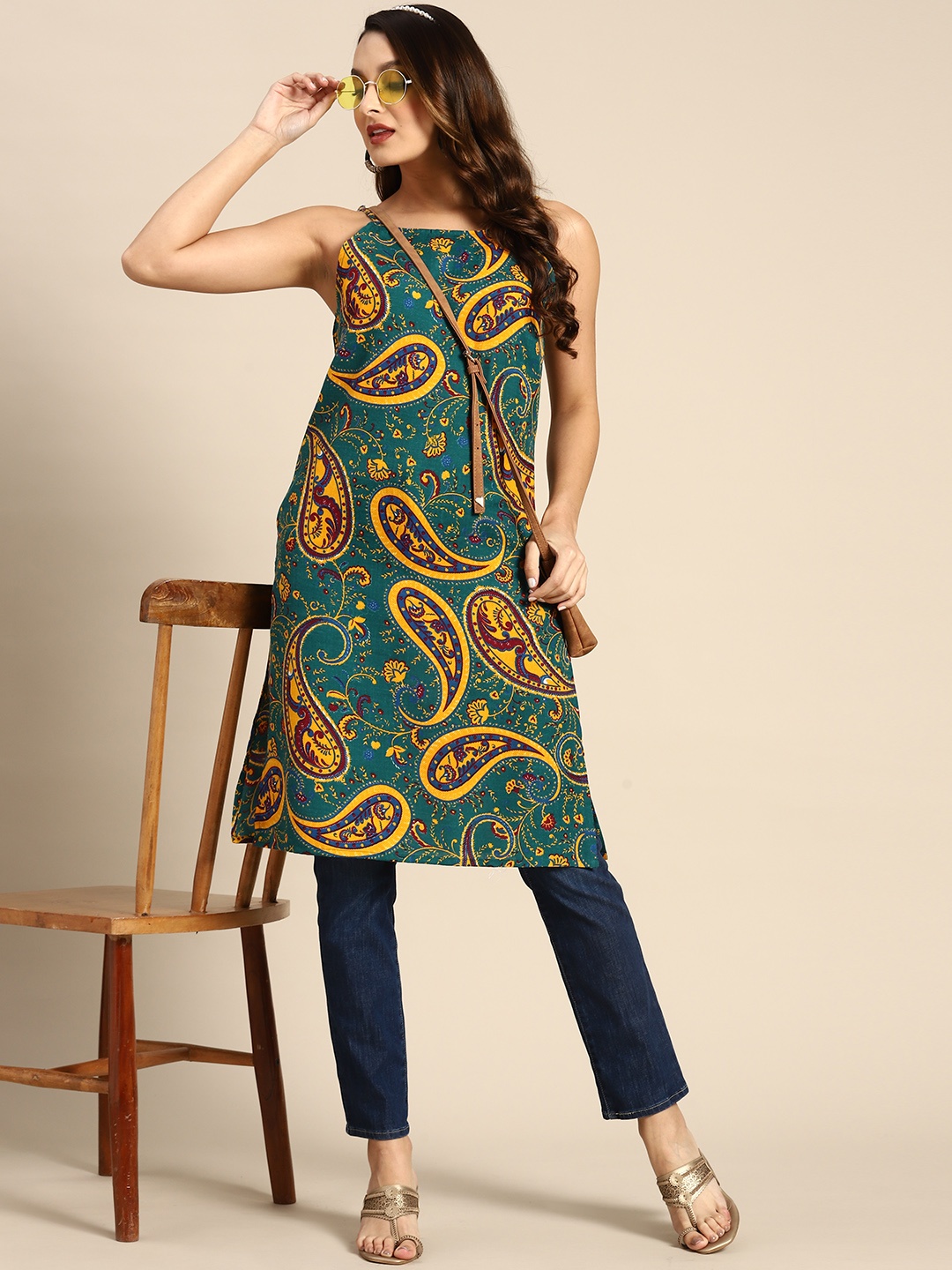 

Sangria Paisley Printed Shoulder Straps Kurta, Green