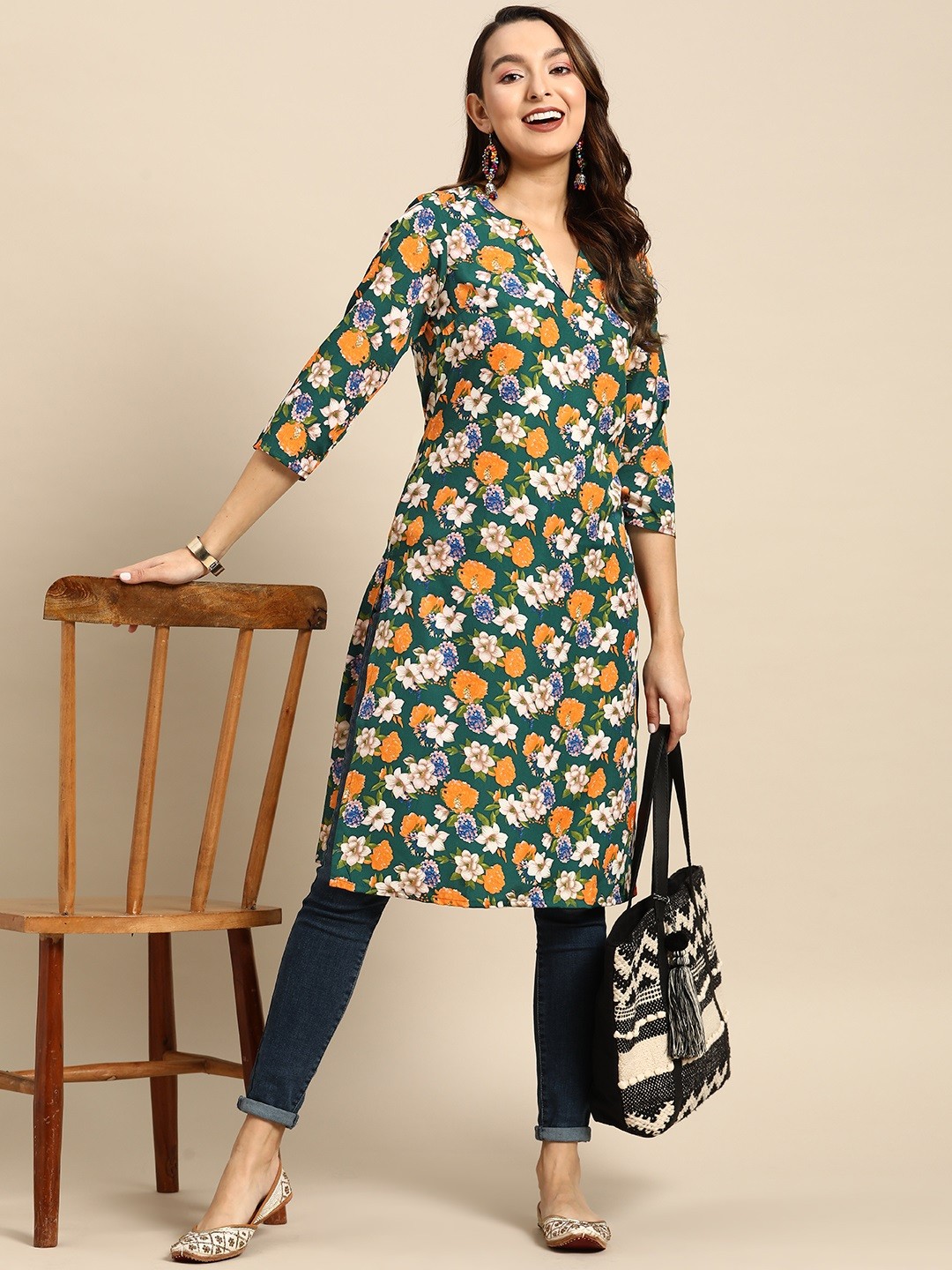 

Sangria Floral Printed Straight Kurta, Green