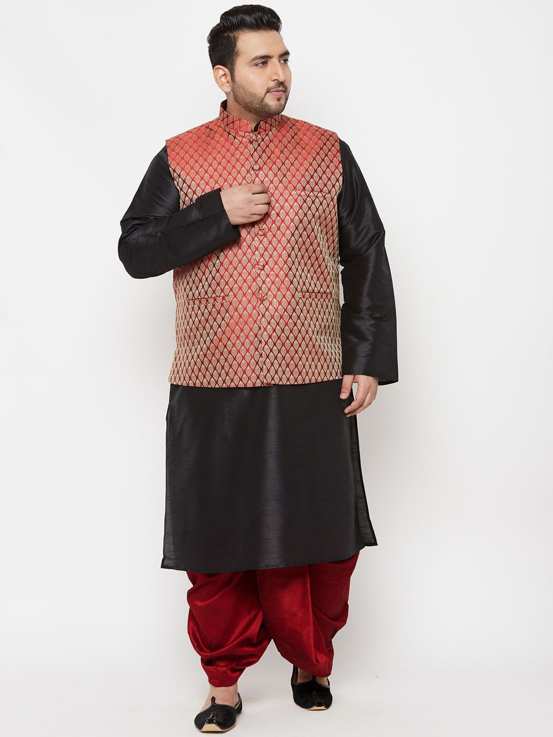 

VASTRAMAY Plus Size Men Black Kurta with Dhoti Pants & Nehru Jacket